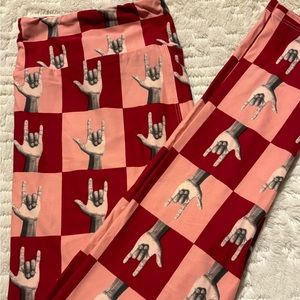 LuLaRoe Leggings TC Tall & Curvy Valentine “I love you” Print sz 12-18 NEW